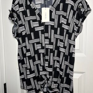 Como blu black & white women’s Top Size Large NWT